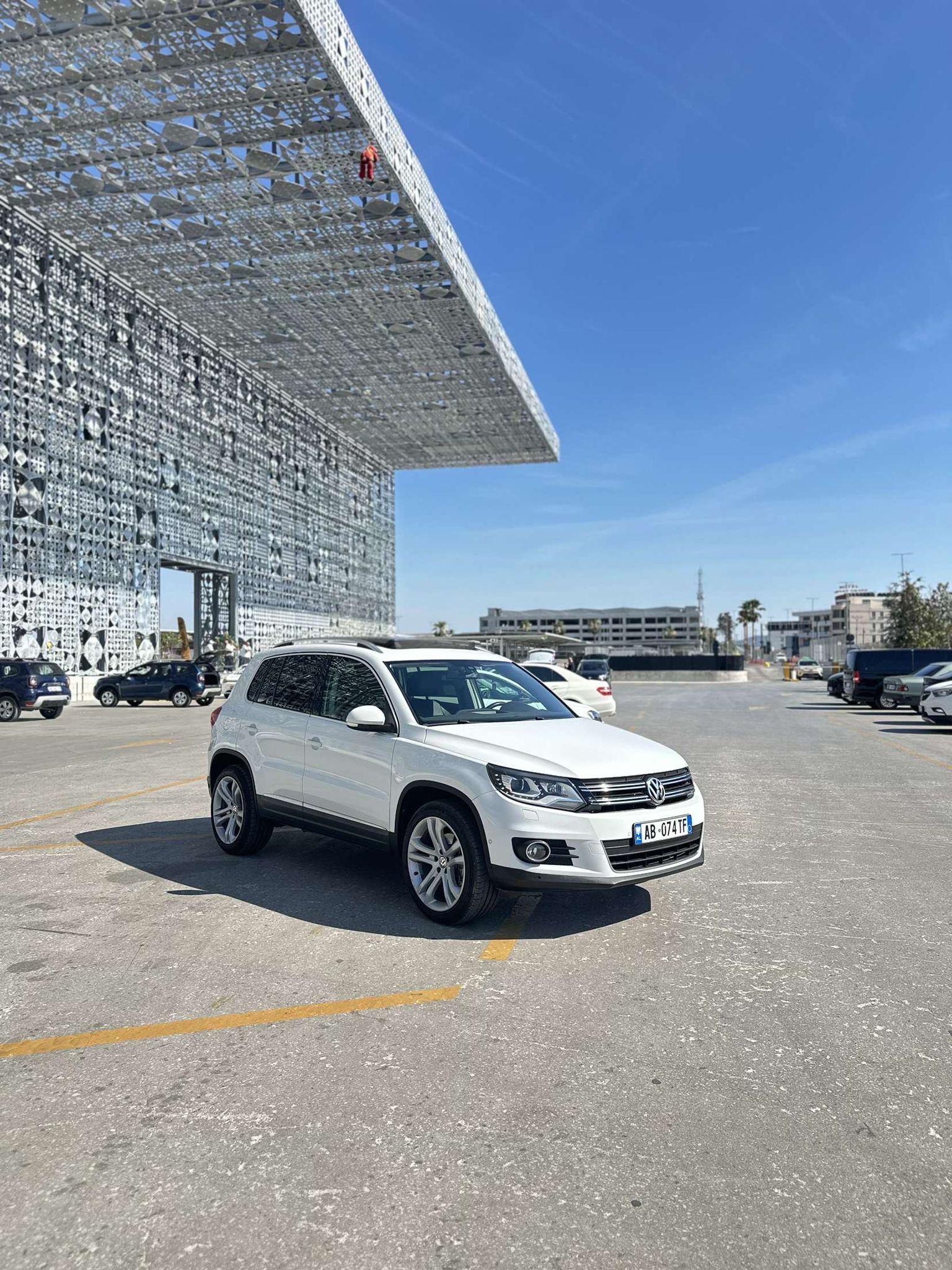 SUV