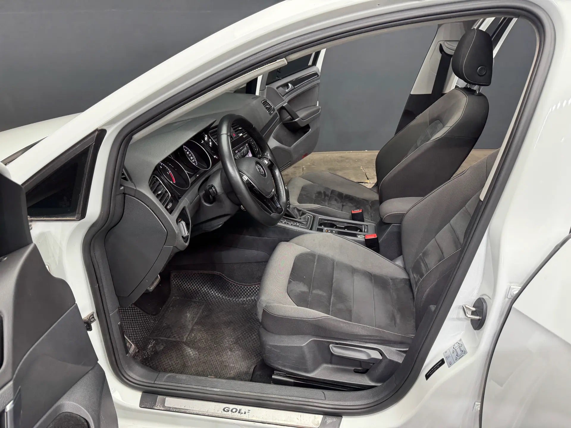 Volkswagen Golf 7-th Generation